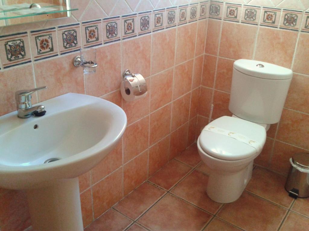 Hotel Restaurante Vinas Viejas Fuentes de Ayodar Экстерьер фото