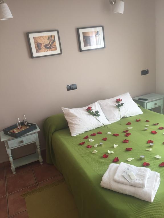 Hotel Restaurante Vinas Viejas Fuentes de Ayodar Экстерьер фото