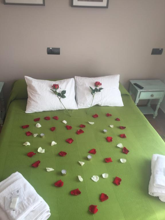 Hotel Restaurante Vinas Viejas Fuentes de Ayodar Экстерьер фото